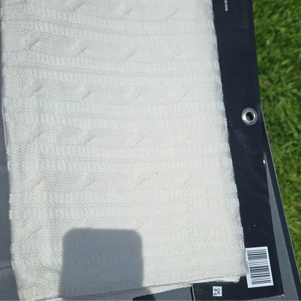 Robert Stanley Home Collection Reversible White Woven Cloth Table Runner 14x72